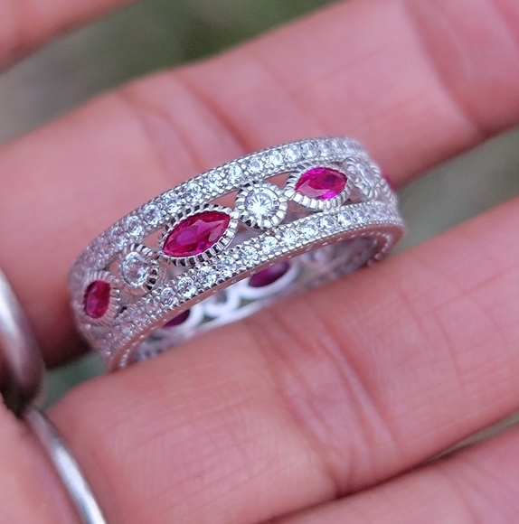 Gorgeous and elegant 925 sterling silver marquise rubies and round CZ diamonds w - Picture 5 of 16